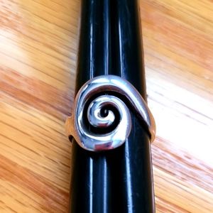 James Avery RETIRED Sterling Silver Omega Swirl Ring